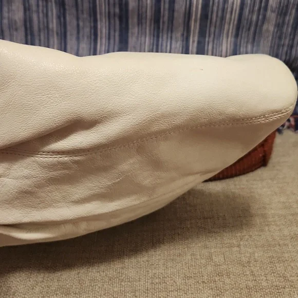 Coach F17605 Ashley Leather Hippie Bag Cross Body Purse White Silver Shoulder - Picture 7 of 10